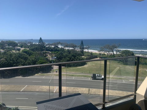 Beachfront Towers - Sydneys Hotel 2