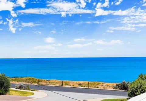 Relaxing Getaway Beachfront Access Multi Family Pets Mandurah - Sydneys Hotel 2