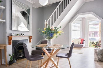 Redfern Classic Terrace - Parking And Balcony with Sydneys Hotel