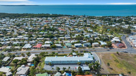 Reef Adventureland Motor Inn - Sydneys Hotel 2