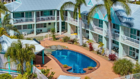 Reef Adventureland Motor Inn - Sydneys Hotel 3