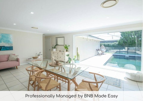 Regand Retreat - Luxurious Family Home, Pool - Sydneys Hotel 0