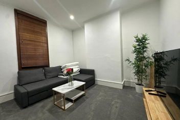 Remarkable 2 Bedroom House At The Centre Of Darlinghurst with Sydneys Hotel
