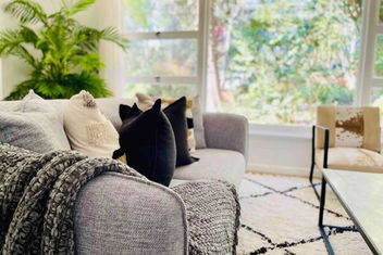 Renovated Charming & Cozy House (Walk To Station) with Sydneys Hotel