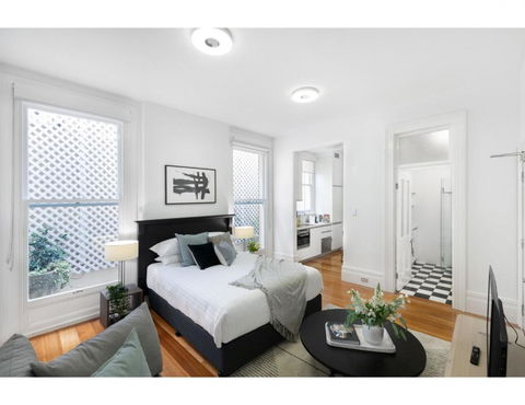 Renovated Studio In Bohemian Area Close To City - Sydneys Hotel 2