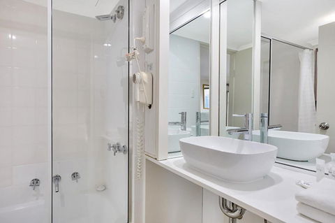 Renovated Stylish Studio - Sydneys Hotel 2