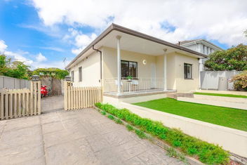 Renovated Vocation Home In Concord with Sydneys Hotel