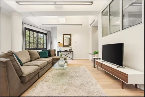 Renovated Warehouse Conversion In Heart Of Sydney - Sydneys Hotel 1
