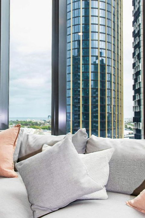 Resort Style Living 2 Bed Apt With Pool BBQ - Sydneys Hotel 1