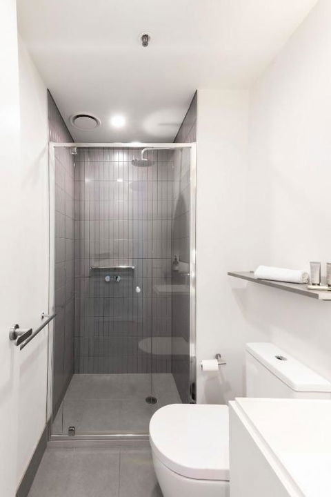 Resort Style Living 2 Bed Apt With Pool BBQ - Sydneys Hotel 2