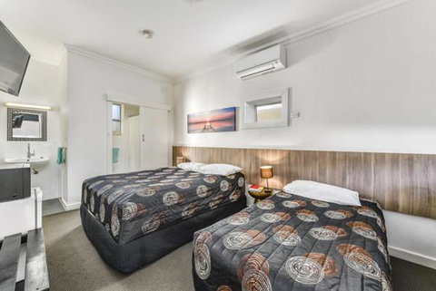 Rest Motels - Sydneys Hotel 2