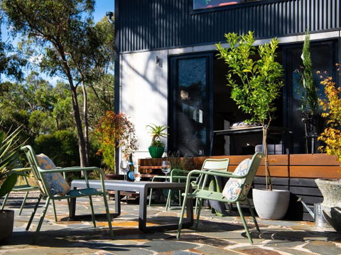 Retreat 34A - Sydneys Hotel 1