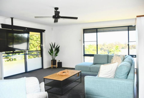 Retreat To Marlin - Sydneys Hotel 1