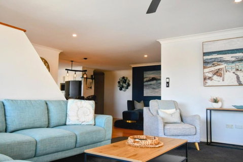 Retreat To Marlin - Sydneys Hotel 3