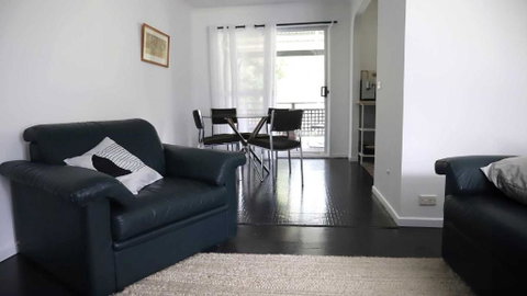 Retro Beach House - Macmasters Beach - Sydneys Hotel 2