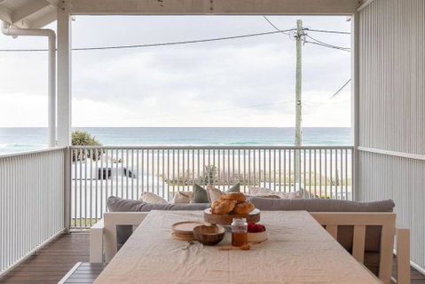 Rigi On Currumbin Beach - Sydneys Hotel 1
