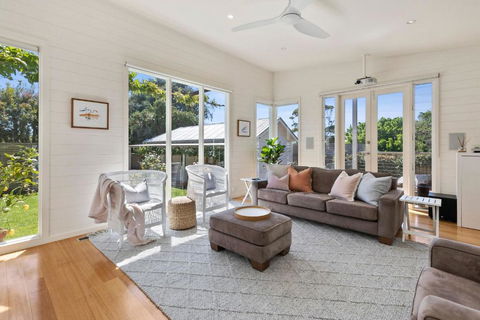 RIPVIEW In Old Lonnie - Sydneys Hotel 3