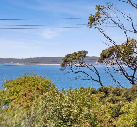 RIPVIEW In Old Lonnie - Sydneys Hotel 1