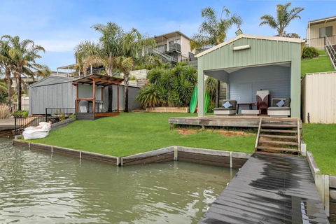River Life - Sydneys Hotel 1