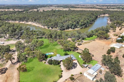 Riverlyne - Riverfront Holiday Home - Sydneys Hotel 0