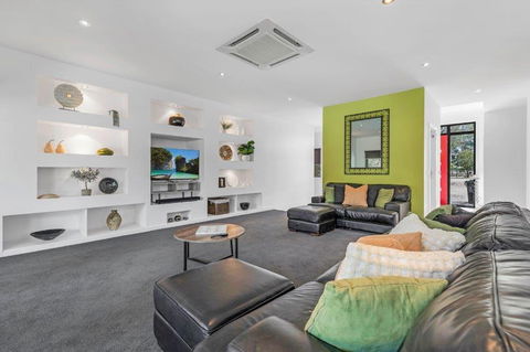 Riverlyne - Riverfront Holiday Home - Sydneys Hotel 2