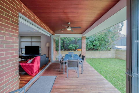Rivervale Retreat - Spacious Family Living - Sydneys Hotel 2