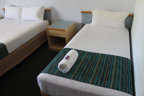 Rocky Glen Hotel Motel Gladstone - Sydneys Hotel 3