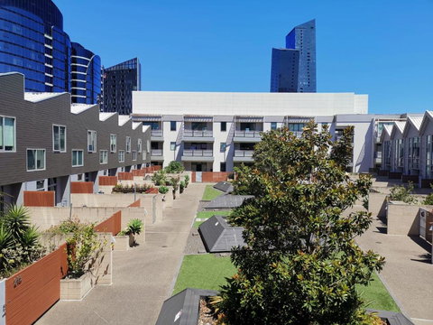 Room With King-size Bed Close To Melbourne CBD & Southern Cross Station - Sydneys Hotel 3