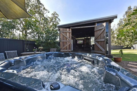 Rose Cottage Studio Romantic Or Solo Getaway. Spa, Games Room - Sydneys Hotel 0