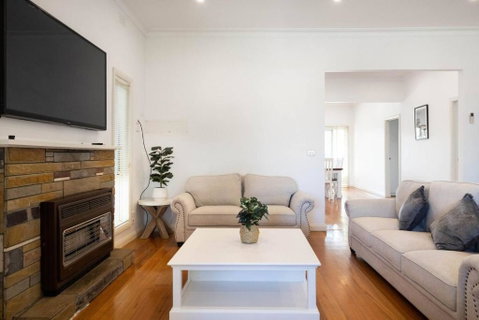Rosebud Reset - A Beachside Group Getaway - Sydneys Hotel 1