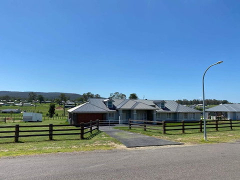 Rosehill Vines - Sydneys Hotel 2