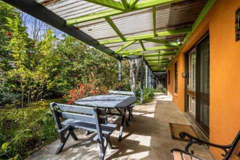 Roses On The River - An Absolute River Frontage Cottage - Sydneys Hotel 2