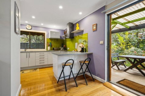 Roses On The River - An Absolute River Frontage Cottage - Sydneys Hotel 3