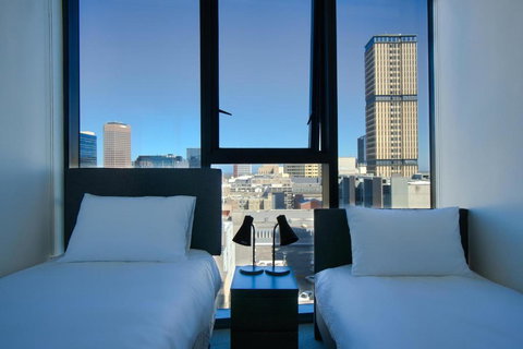 Rundle Retreat - 2BR Apartment With Stunning Views - Sydneys Hotel 2