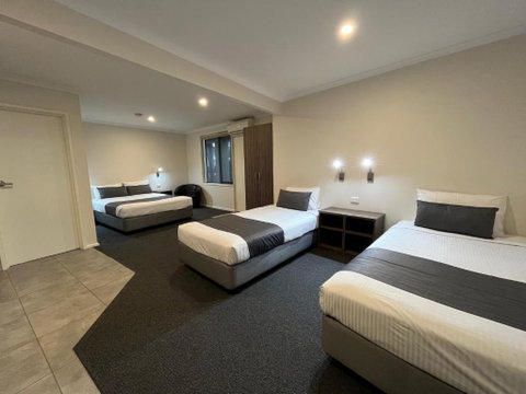 Ryley Motor Inn - Sydneys Hotel 1