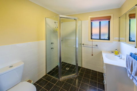 Safety Beach Ocean Bungalows - Sydneys Hotel 3