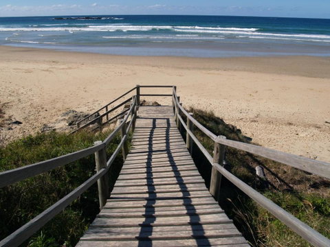 Safety Beach Ocean Bungalows - Sydneys Hotel 0