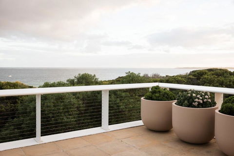 Sagres Queenscliff - Luxury House By The Beach - Sydneys Hotel 3