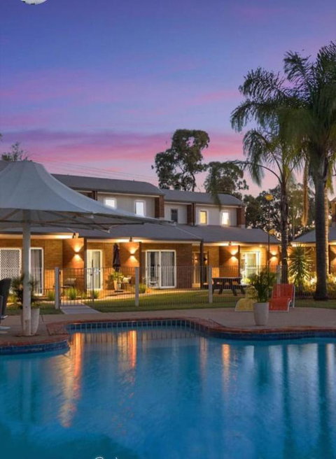 Sailz Villas - Sydneys Hotel 0