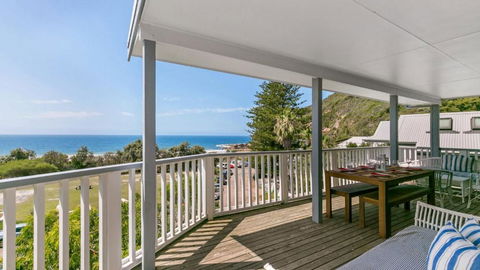 Salty Air Beachside Cottage At Killcare - Sydneys Hotel 2