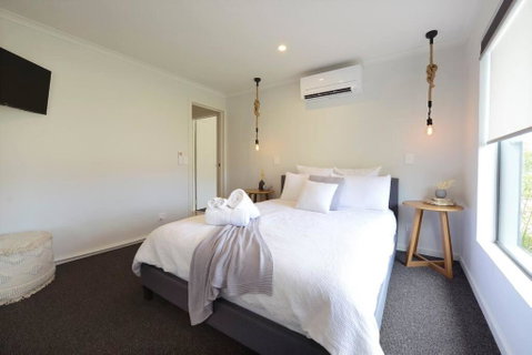 Salty Escape - Sydneys Hotel 2