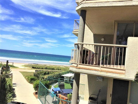 Sanctuary Beach Resort - Sydneys Hotel 0