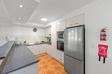 Sanctuary Beach Resort - Sydneys Hotel 3
