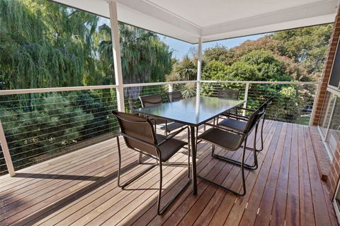 Sanctuary - Sydneys Hotel 2