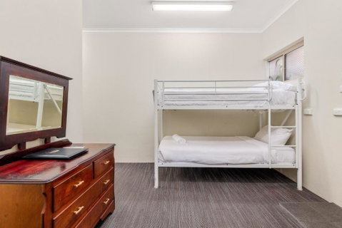 Sanctuary Resort Motor Inn - Sydneys Hotel 2
