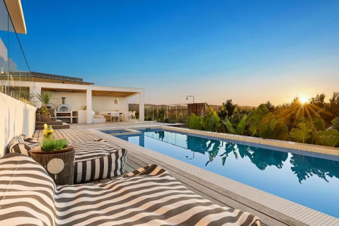 Sanctuary Spaces - Sundowner - Sydneys Hotel 1
