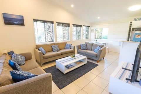 Sandcastles 2 - Sydneys Hotel 1
