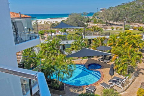 Sandcastles On Currumbin Beach - Sydneys Hotel 0
