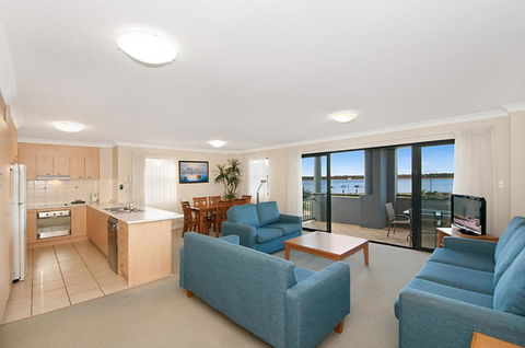 Sandcastles On The Broadwater - Sydneys Hotel 1