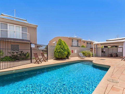 Sandcastles 7 8 Ala Moana Way - Sydneys Hotel 0